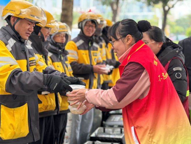 开云真人共度“最冷”冬至！蓬江区基层党组织开展系列暖心行动(图2)